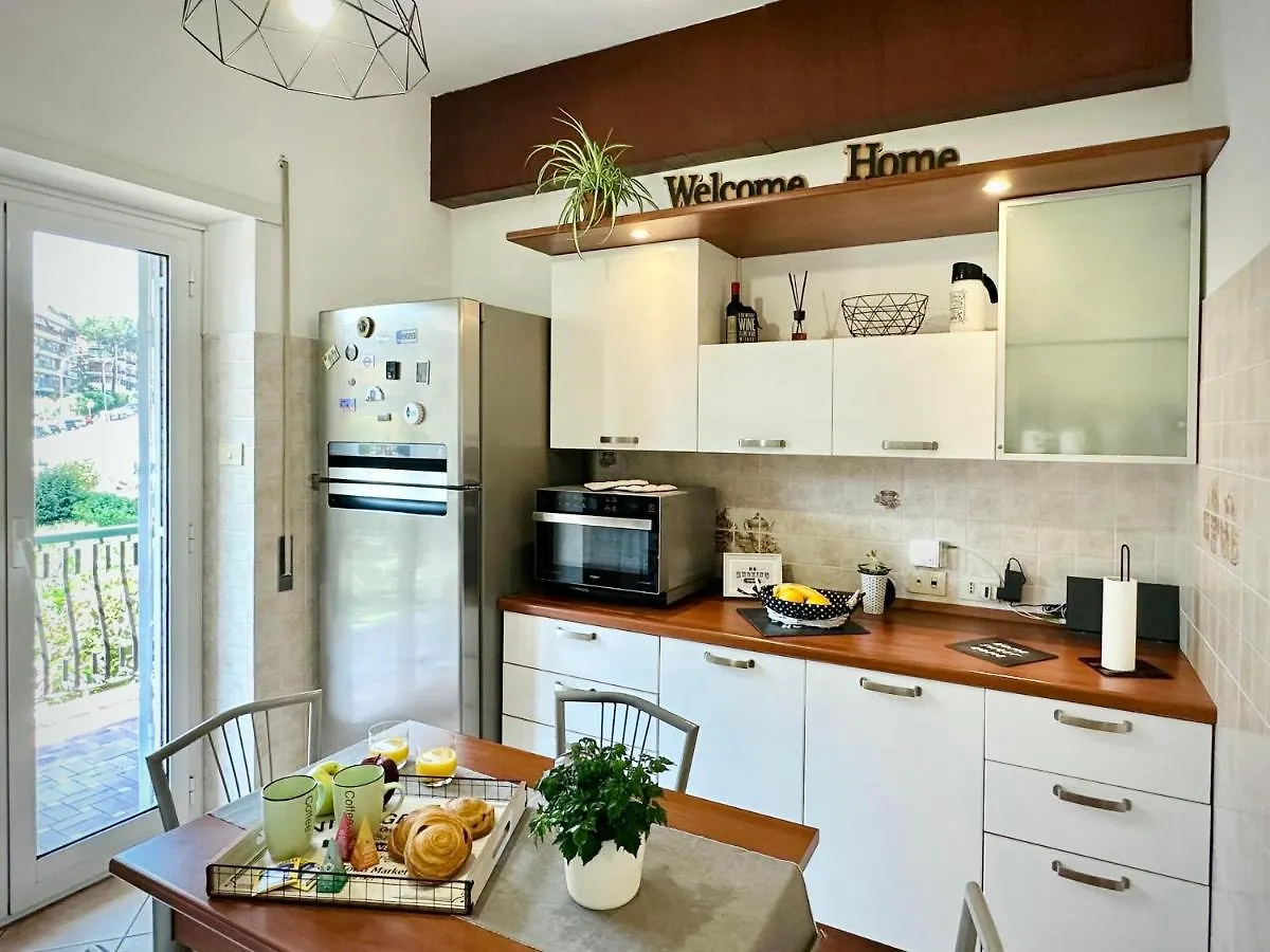 Max Apartment Rome Italy